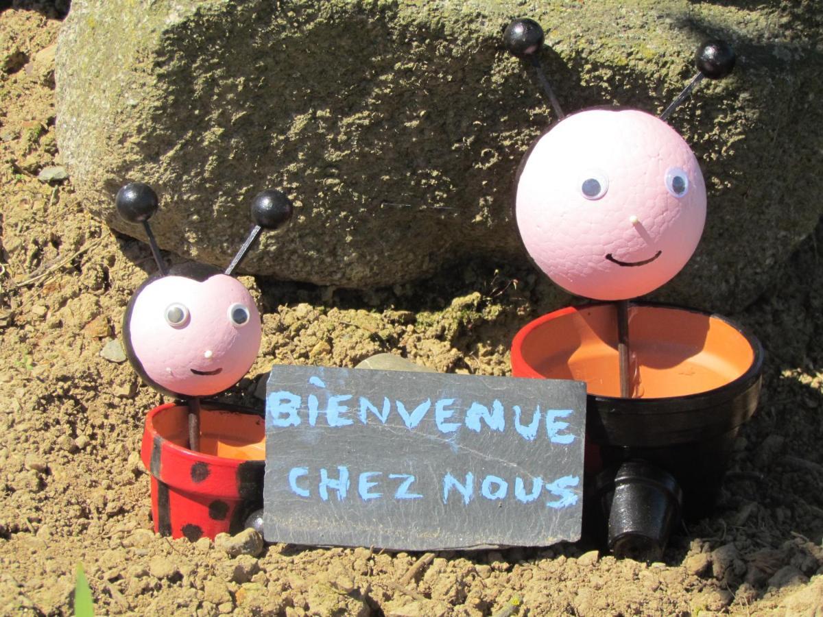 Gite La Petite Maison Montournais Exteriör bild