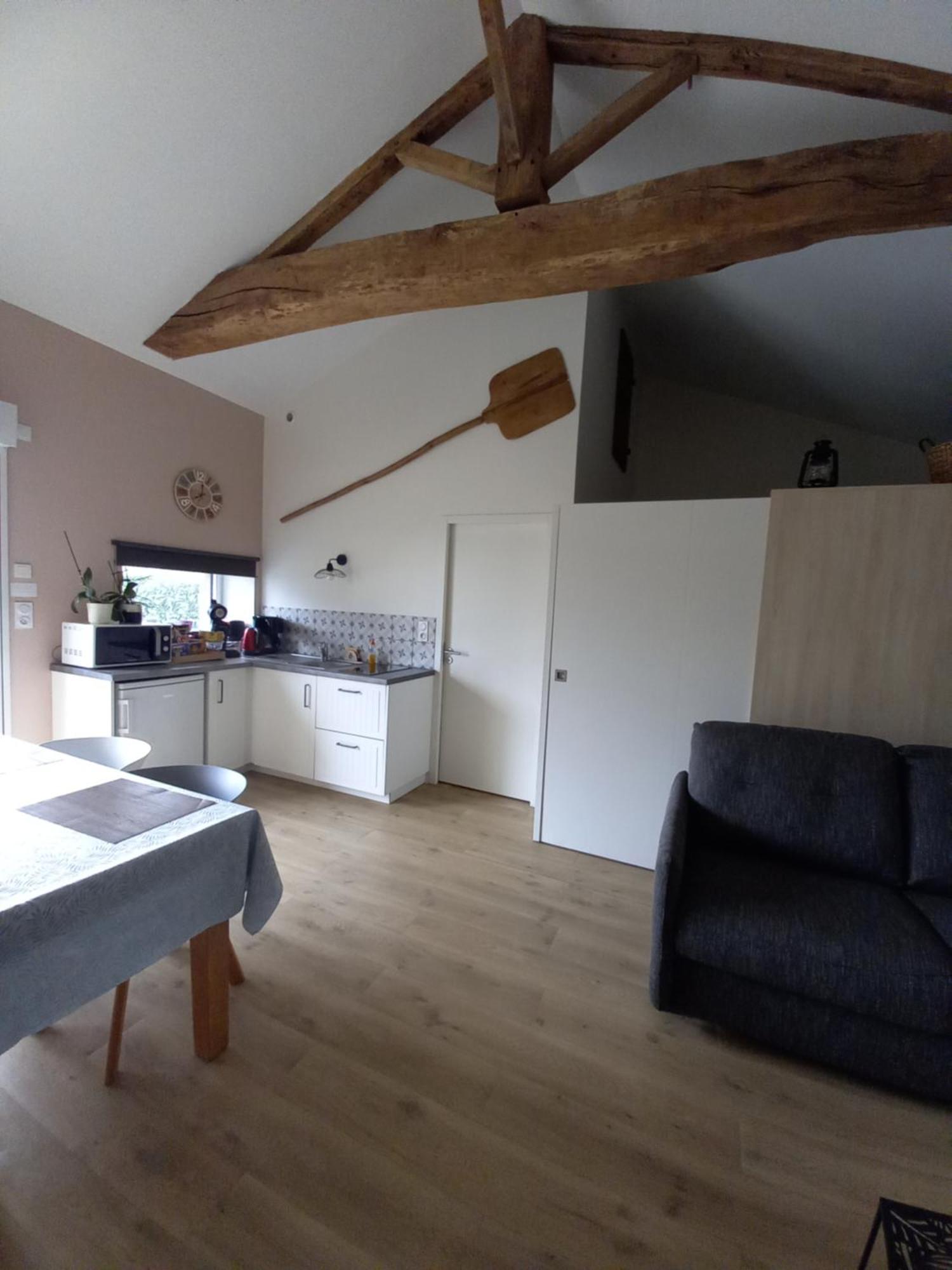 Gite La Petite Maison Montournais Exteriör bild