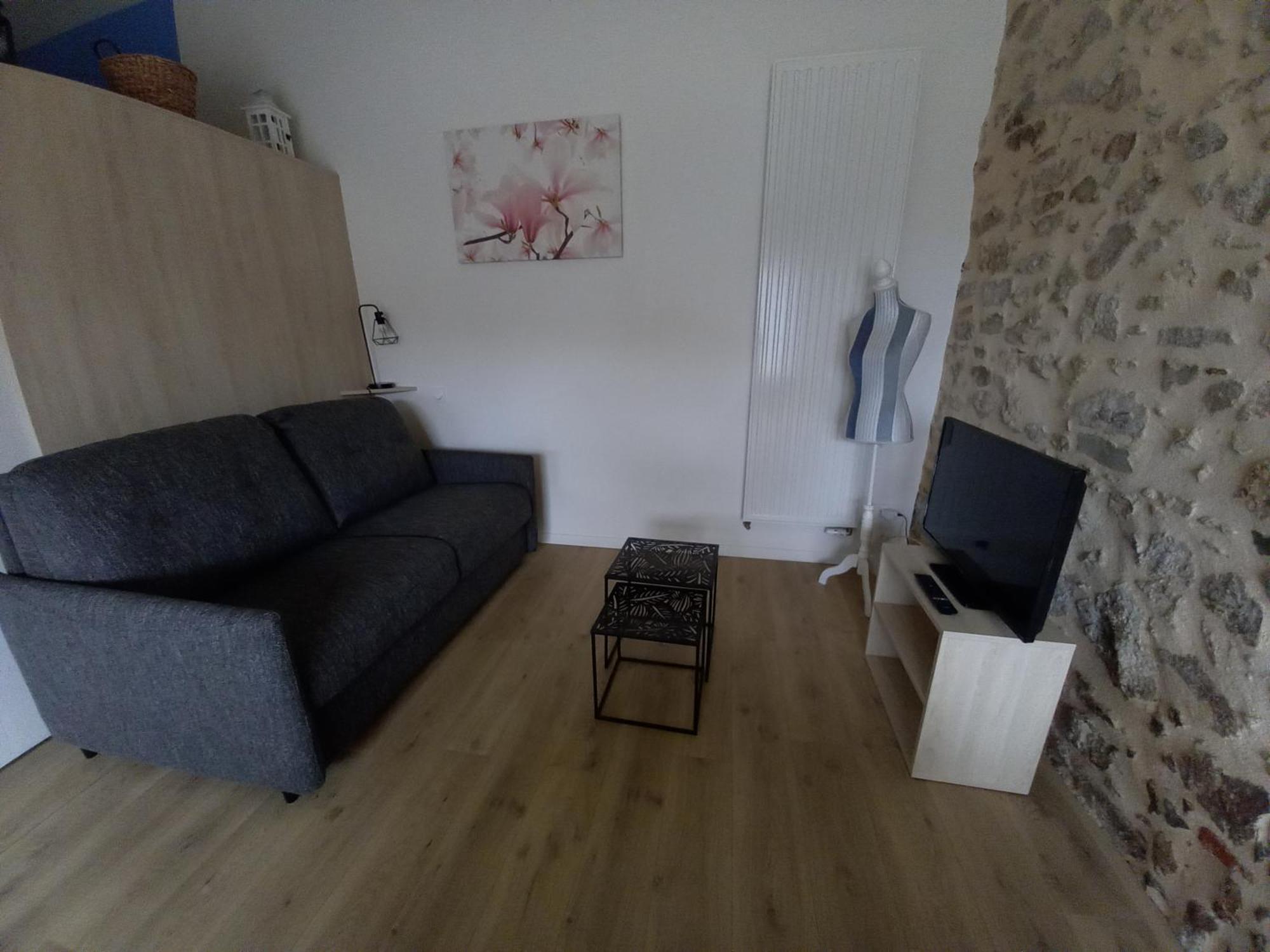 Gite La Petite Maison Montournais Exteriör bild